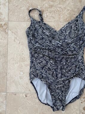 Anthony's Navy & White Print Ruched One-Piece PETITE FRIENDLY- size 14